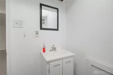 Bath - 516 Monteray Ave, Kettering, OH 45419 photo 3 of 4