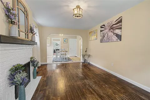 Living - 516 Monteray Ave, Kettering, OH 45419 photo 2 of 4