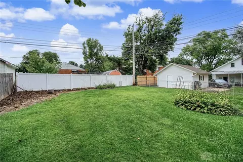 Exterior - 516 Monteray Ave, Kettering, OH 45419 photo 9 of 14