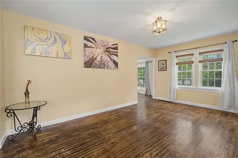 Living - 516 Monteray Ave, Kettering, OH 45419 photo 4 of 4
