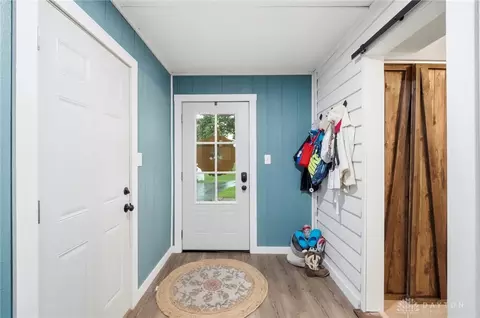 Entry Way - 3564 Shrine Rd, Springfield, OH 45502 photo 2 of 2