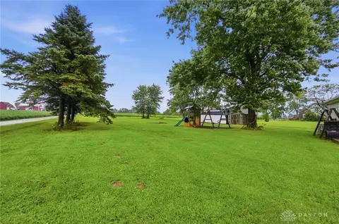 Exterior - 3564 Shrine Rd, Springfield, OH 45502 photo 5 of 8