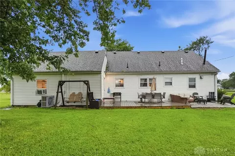Exterior - 3564 Shrine Rd, Springfield, OH 45502 photo 3 of 8