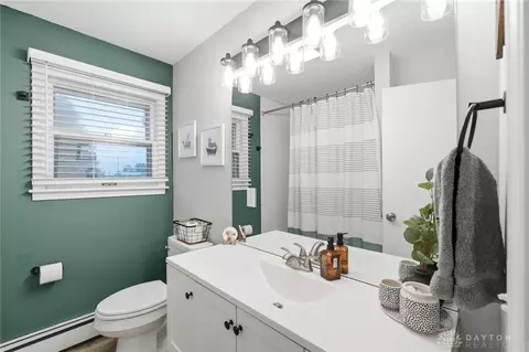 Bath - 3564 Shrine Rd, Springfield, OH 45502 photo 1 of 3