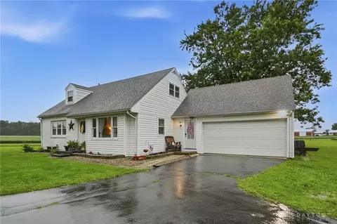 Exterior - 3564 Shrine Rd, Springfield, OH 45502 photo 2 of 8