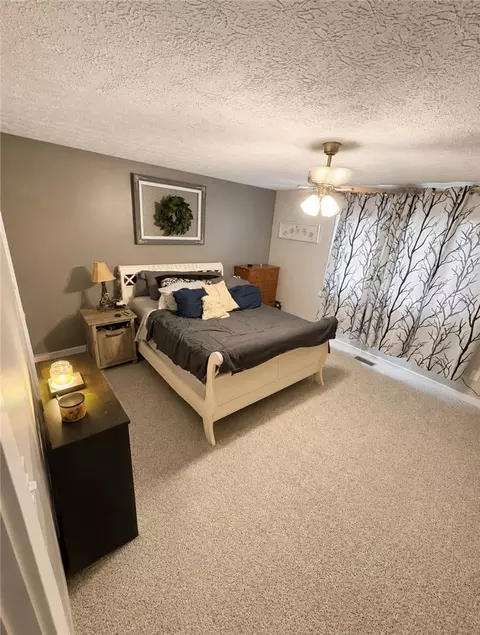 Bedroom - 645 Villa Rd #G, Springfield, OH 45503 photo 1 of 4
