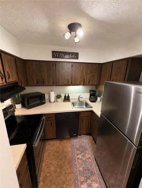 Kitchen - 645 Villa Rd #G, Springfield, OH 45503 photo 1 of 1