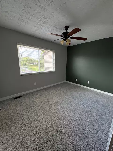 Bedroom - 645 Villa Rd #G, Springfield, OH 45503 photo 2 of 3