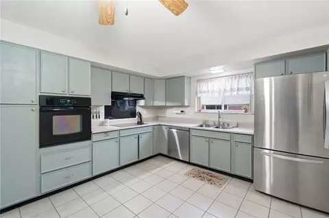 Kitchen - 4408 Fernbrook St, Kettering, OH 45440 photo 2 of 4