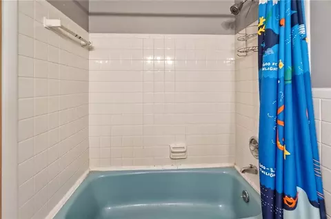 Bath - 4408 Fernbrook St, Kettering, OH 45440 photo 3 of 3