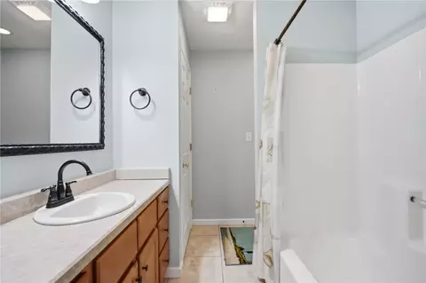 Bath - 1742 Northpoint Rd, Springfield, OH 45503 photo 5 of 10