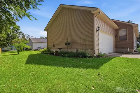 Exterior - 1742 Northpoint Rd, Springfield, OH 45503 photo 10 of 11