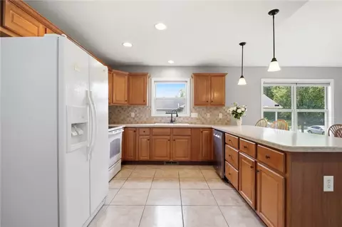 Kitchen - 1742 Northpoint Rd, Springfield, OH 45503 photo 2 of 6