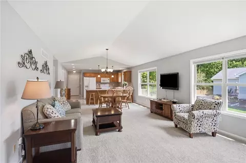 Living - 1742 Northpoint Rd, Springfield, OH 45503 photo 2 of 5