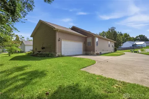 Exterior - 1742 Northpoint Rd, Springfield, OH 45503 photo 9 of 11