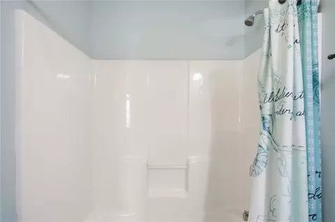 Bath - 1742 Northpoint Rd, Springfield, OH 45503 photo 10 of 10