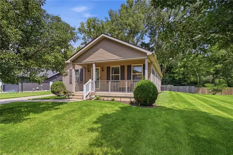 Exterior - 1742 Northpoint Rd, Springfield, OH 45503 photo 3 of 11