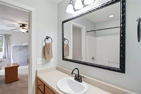 Bath - 1742 Northpoint Rd, Springfield, OH 45503 photo 3 of 10