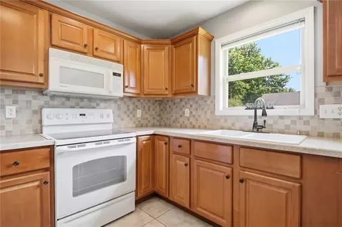 Kitchen - 1742 Northpoint Rd, Springfield, OH 45503 photo 3 of 6
