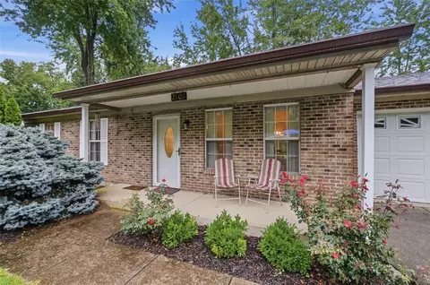 Exterior - 7906 Mulberry St, Maineville, OH 45039 photo 5 of 15
