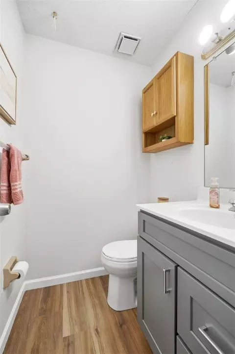 Bath - 7906 Mulberry St, Maineville, OH 45039 photo 2 of 6