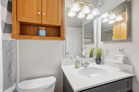 Bath - 7906 Mulberry St, Maineville, OH 45039 photo 6 of 6