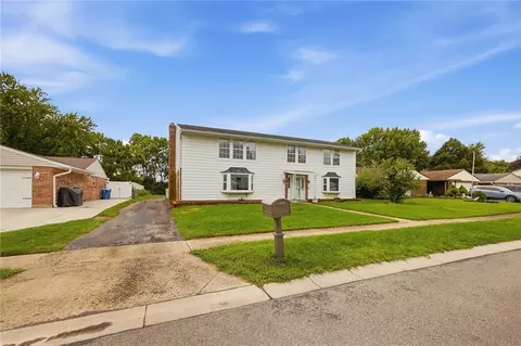 5880 Charlesgate Rd, Huber Heights, OH 45424