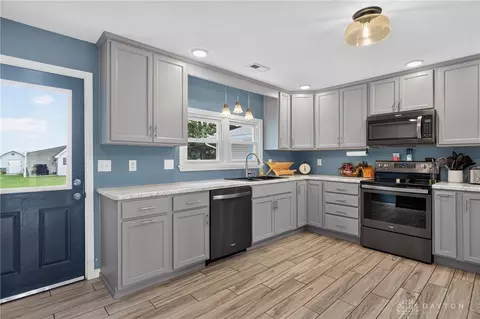 Kitchen - 1947 Dingman Slagle Rd, Sidney, OH 45365 photo 2 of 6