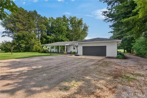 Exterior - 1947 Dingman Slagle Rd, Sidney, OH 45365 photo 2 of 11