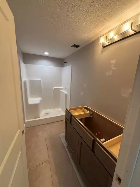 Bath - 613 Christopher Dr, Centerville, OH 45458 photo 6 of 6