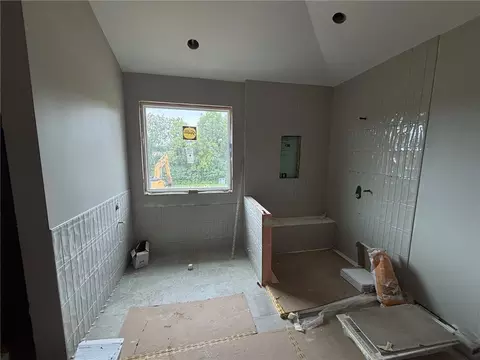 Bath - 613 Christopher Dr, Centerville, OH 45458 photo 2 of 5