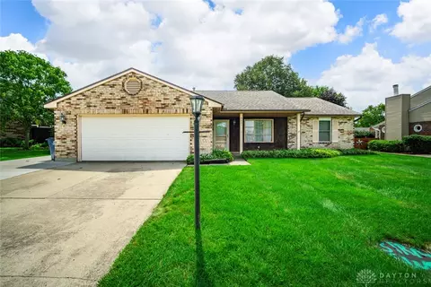 8621 Emeraldgate Dr, Huber Heights, OH 45424