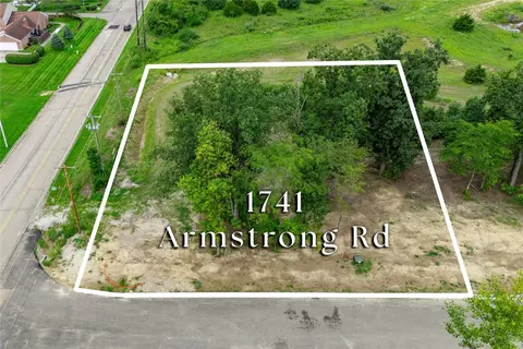 1741 Armstrong Rd, Fairborn, OH 45324