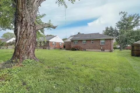 Exterior - 605 Wedgewood Ave, Kettering, OH 45429 photo 6 of 7