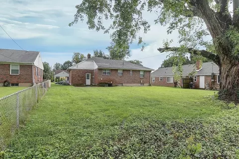 Exterior - 605 Wedgewood Ave, Kettering, OH 45429 photo 5 of 7