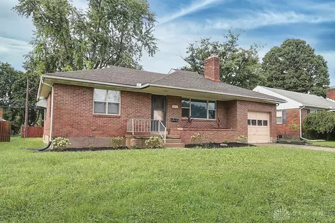 Exterior - 605 Wedgewood Ave, Kettering, OH 45429 photo 3 of 7