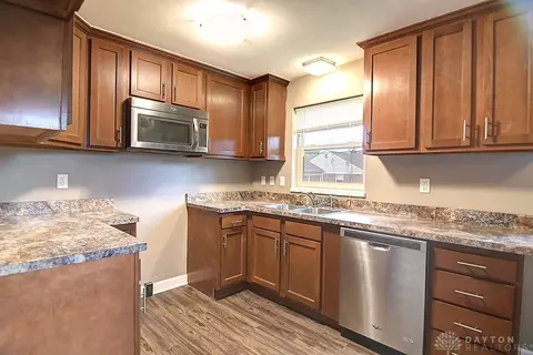 Kitchen - 605 Wedgewood Ave, Kettering, OH 45429 photo 2 of 4