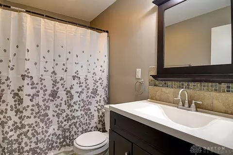 Bath - 605 Wedgewood Ave, Kettering, OH 45429 photo 1 of 2