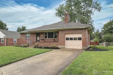 Exterior - 605 Wedgewood Ave, Kettering, OH 45429 photo 2 of 7
