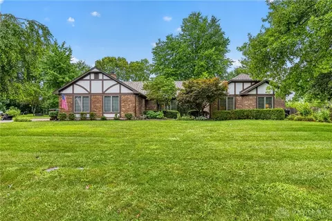 2844 Ramblingwood Ln, Washington Township, OH 45458