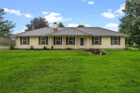 9595 Pence Jones Rd, Waynesville, OH 45068