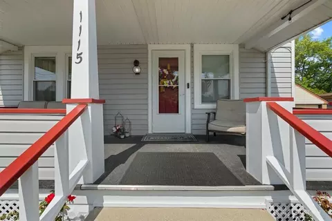 Exterior - 1115 Beacon St, Springfield, OH 45505 photo 4 of 14