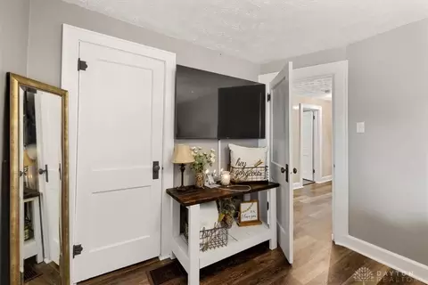 Entry Way - 1115 Beacon St, Springfield, OH 45505 photo 7 of 7