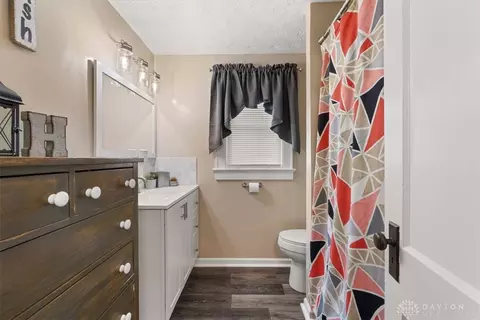 Entry Way - 1115 Beacon St, Springfield, OH 45505 photo 5 of 7