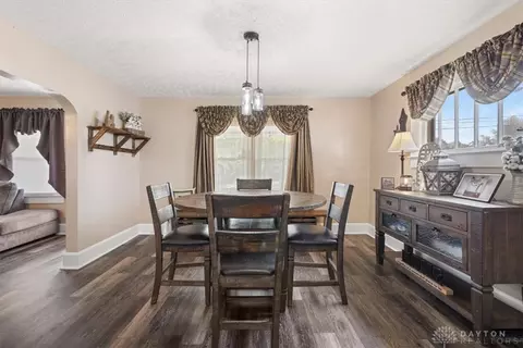 Dining - 1115 Beacon St, Springfield, OH 45505 photo 2 of 2