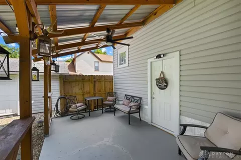 Exterior - 1115 Beacon St, Springfield, OH 45505 photo 8 of 14