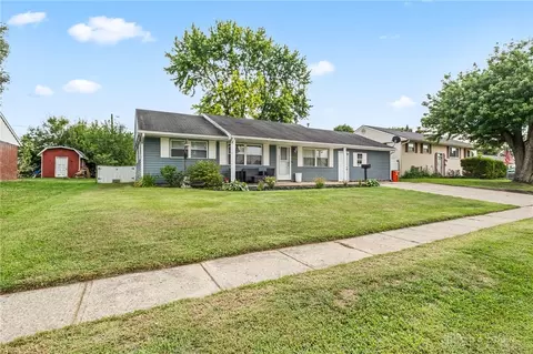 1123 Chalet Dr, New Carlisle, OH 45344
