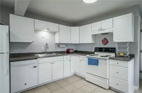 Kitchen - 2002 Malcom, Dayton, OH 45420 photo 2 of 2