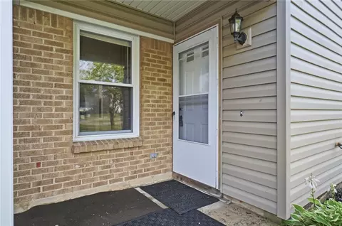 2489 Miami Village Dr, Miamisburg, OH 45342