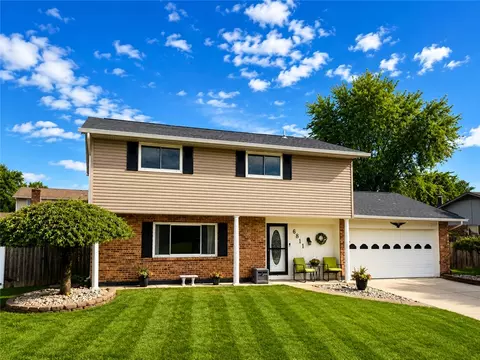 6811 Locustview Dr, Dayton, OH 45424